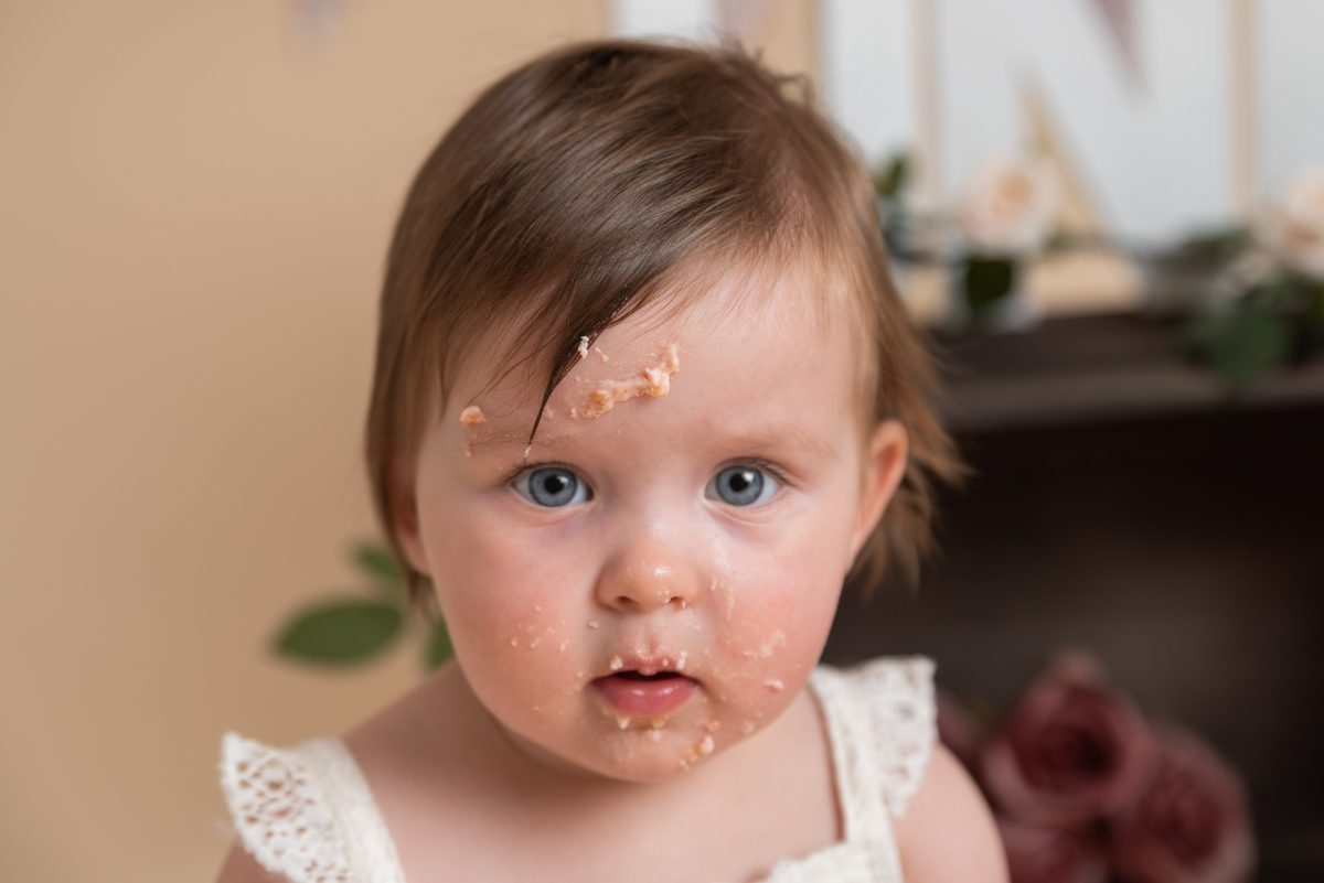 vintage themed cake smash photoshoot boston photographer