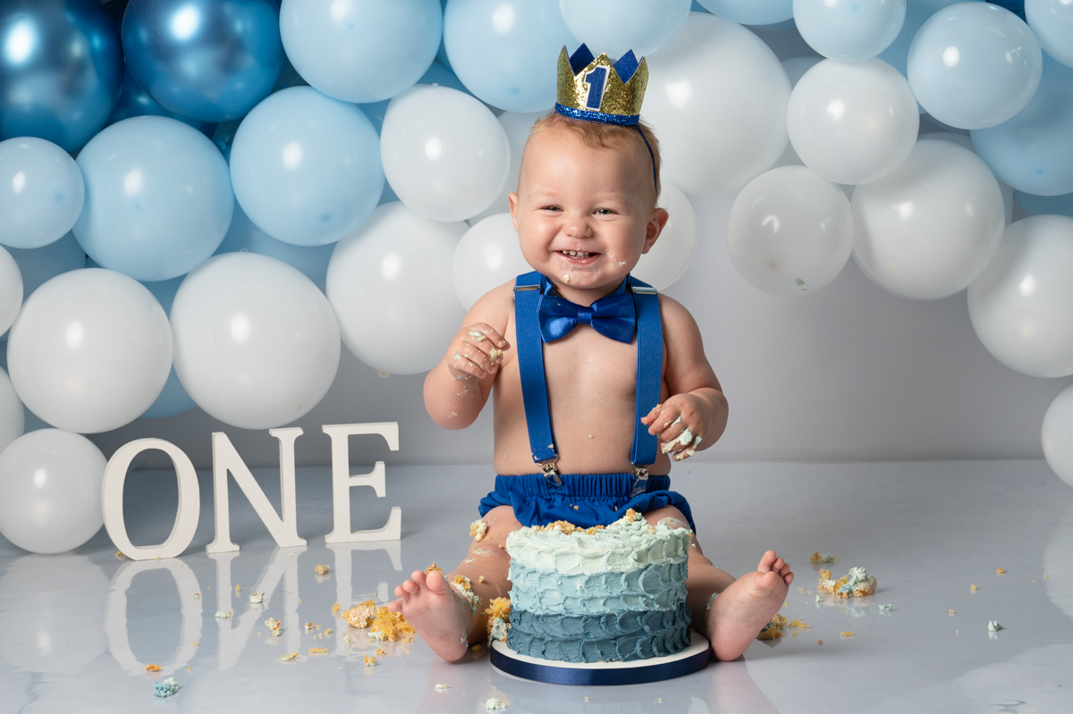 Cake smash photoshoot Sleaford 
