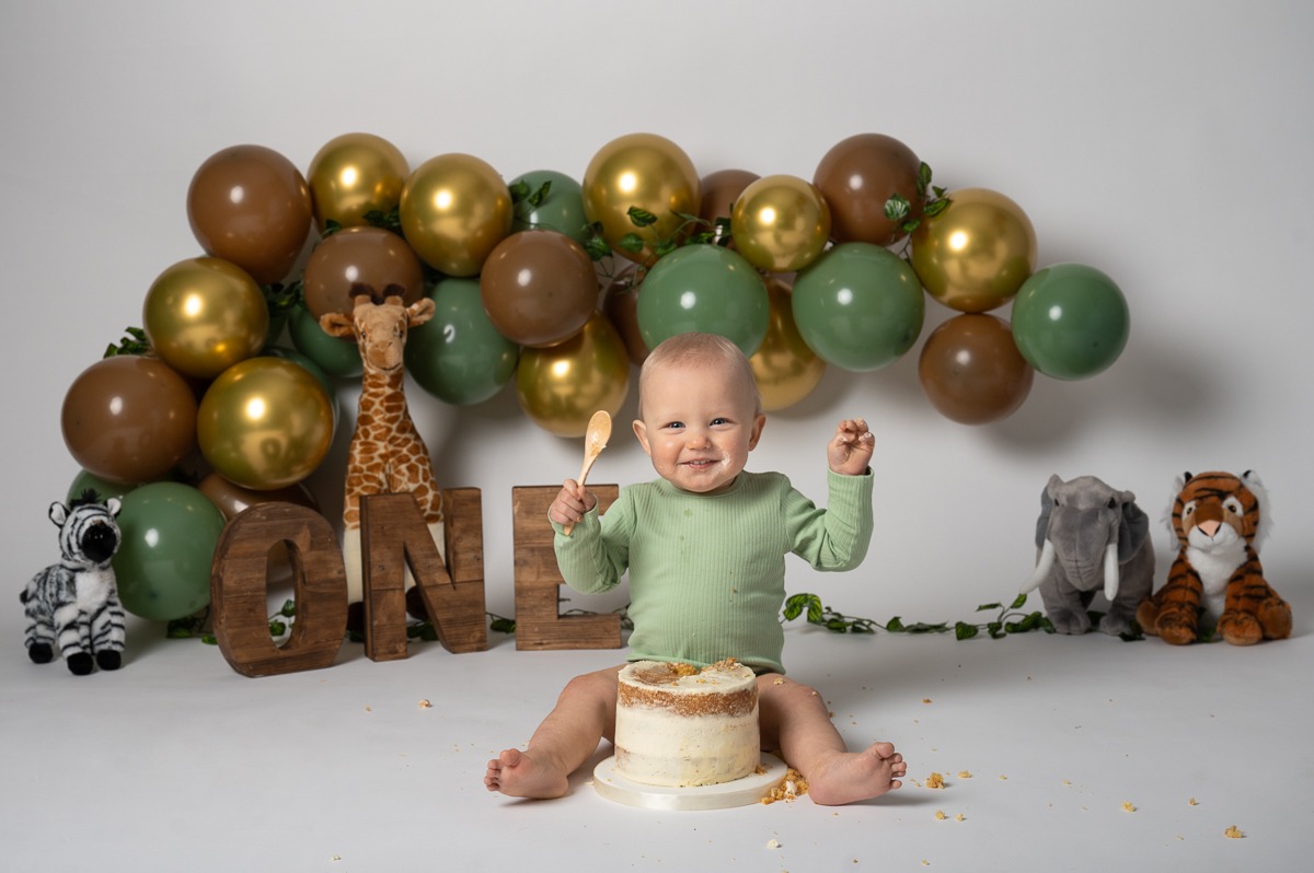jungle cake smash photoshoot Sleaford